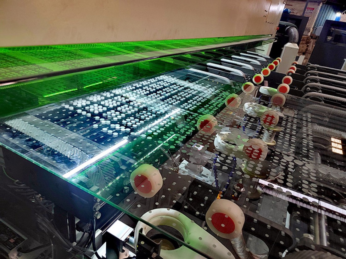 Chi tiết được sản xuất trên máy Glass Lasers